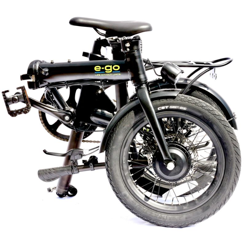 E-GOLiteBlackFolded in a white background.