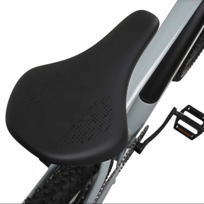 Claud Butler Ridge 1.0 saddle Selle Royal Close-up on a white background