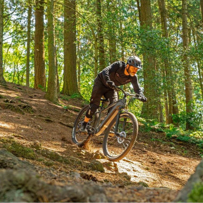 Claud_Butler_Wrath_1.0_lifestyle_down trail