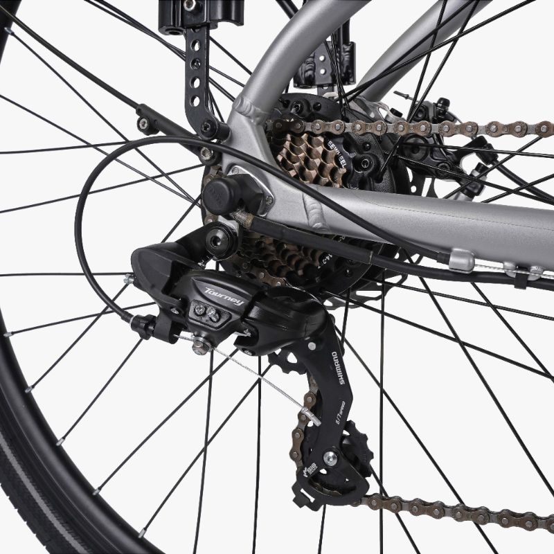 Falcon Horizon Cross Bar Hybrid e-bike rear derailleur and cassette Close-up on a white background