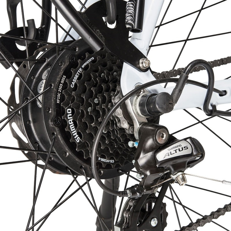 Hygge Losso Close-up cassette Shimano branding on a white background