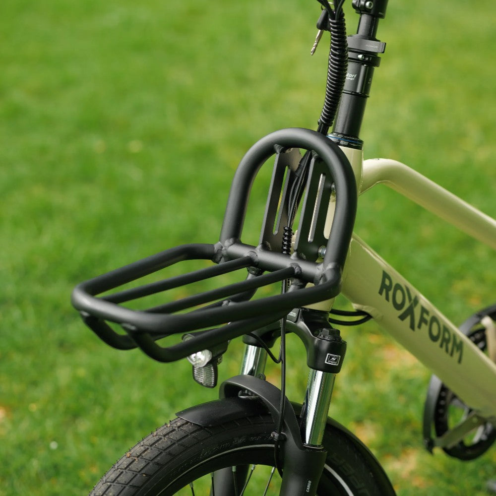Roxform Porto_S_front_rack on a grassy background