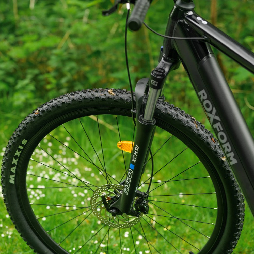 Roxform Venturis eMTB front suspension fork Close-up on a green background