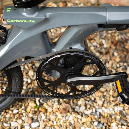 e-go CarbonLite3S carbon belt on a gravel surface
